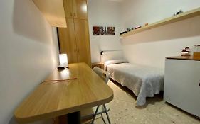 Barcelona Housing Student